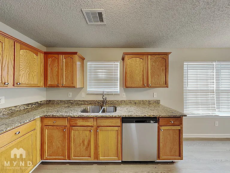 6132 Hickory Lane Dr — Photo 3