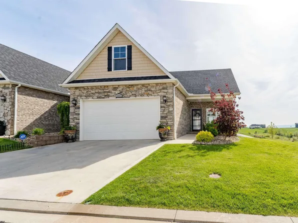 200 Red Oak Ln, Morgantown, WV 26501