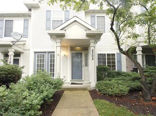 2305 Reflections Dr, Aurora, IL 60502