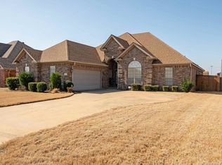 105 Corondelet Ln, Maumelle, AR 72113