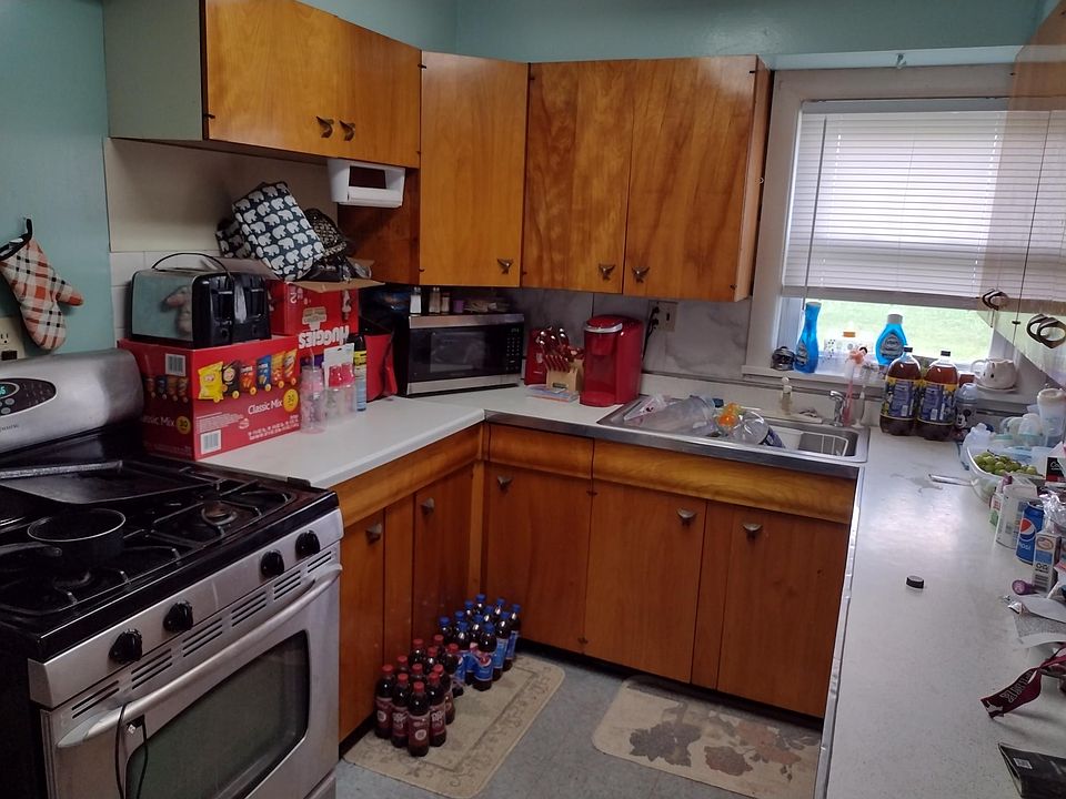 2nd image of 453 Colorado Ave