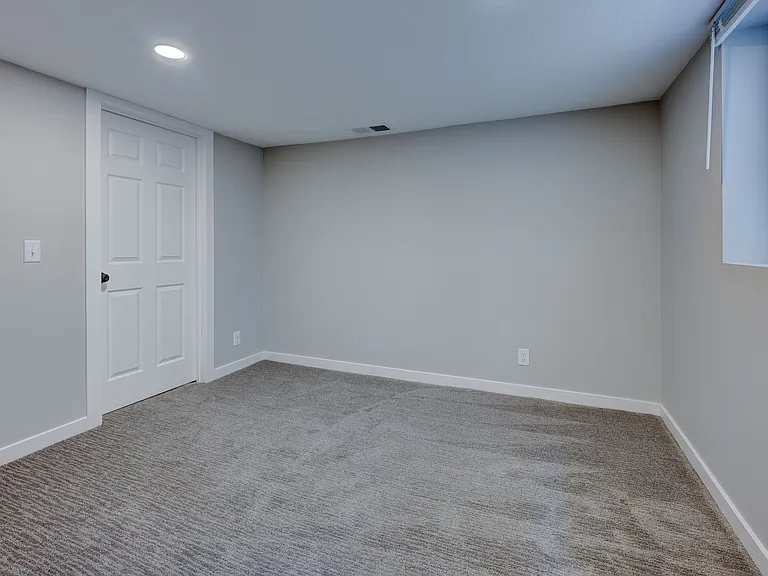 3427 Cuming St — Photo 11