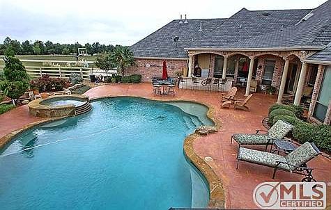 3rd image of 200 Cambridge Dr