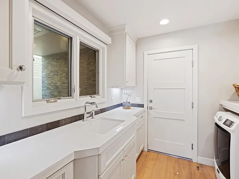219 Diamond Ave — Photo 26