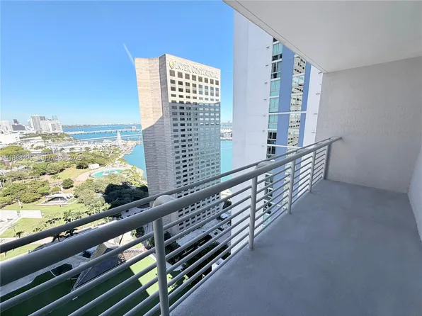 325 Biscayne Blvd, Miami, FL