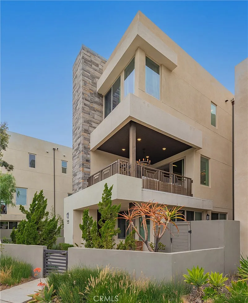 4 bed, 3.5 bath, 2955 sqft, $7,880 — Photo 1
