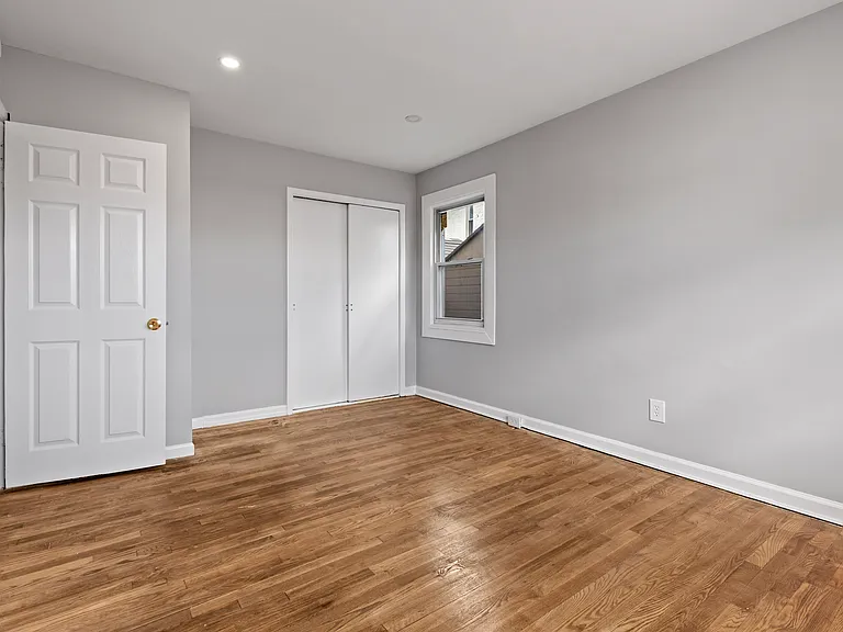 725 E Broadway #1 — Photo 15