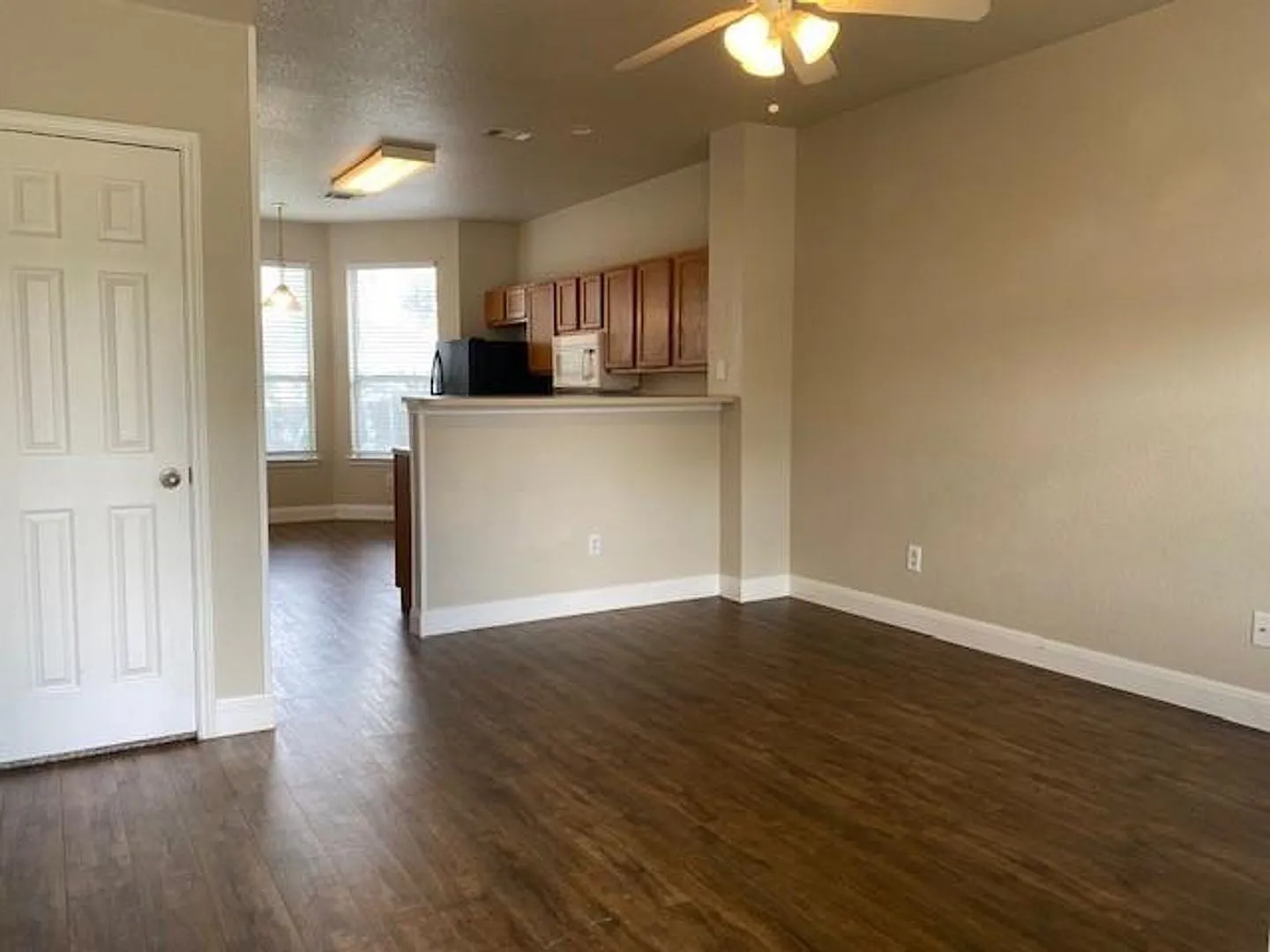 Great open floor plan — Photo 2