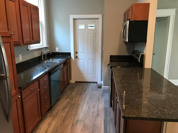 4th image of 2806 Eden Ave