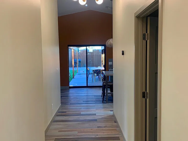E Whitton Ave — Photo 11