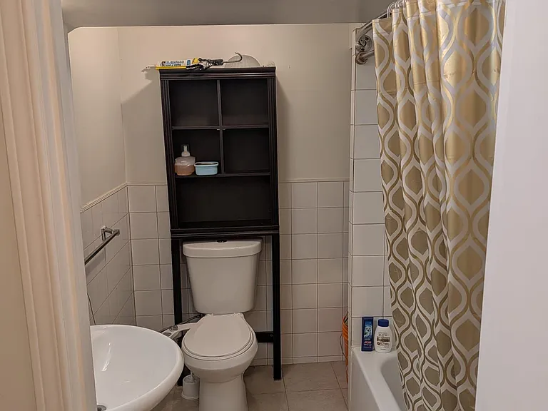 6393 Chaumont Cres — Photo 3