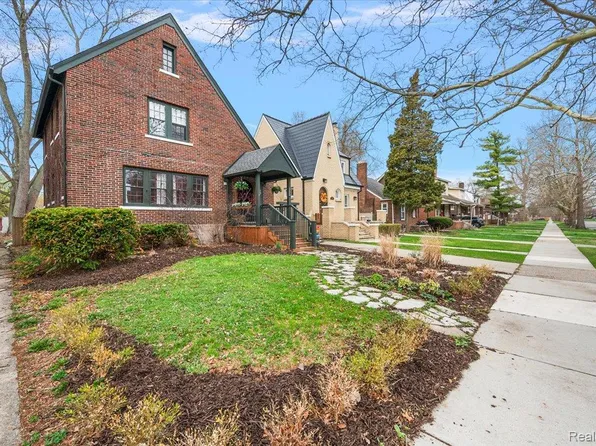463 Lakewood St, Detroit, MI 48215
