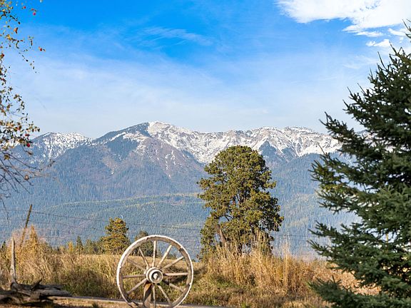 3rd image of 320 Coverdell Rd