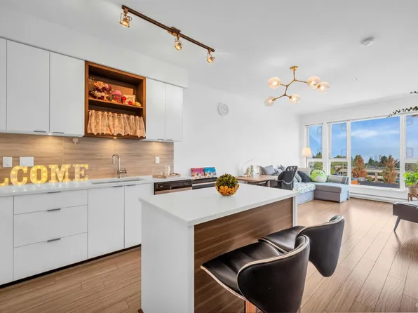 5355 Lane St Penthouse 13, Burnaby, BC V5H 0H1