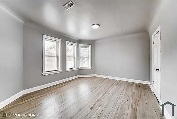 8524 S Oglesby Ave #1 — Photo 6