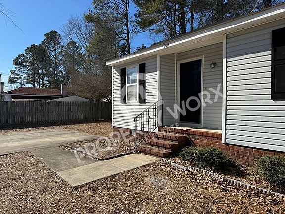 3rd image of 210 Thorne St