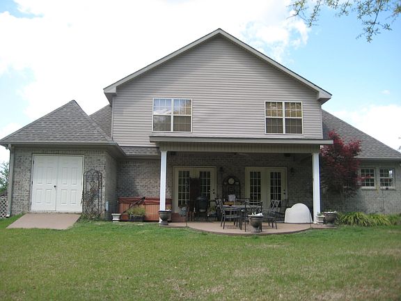 Rear house w/2 patios + sm garage