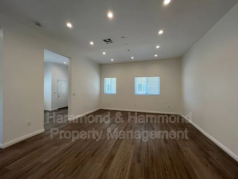 12680 Bradley Ave #9 — Photo 13