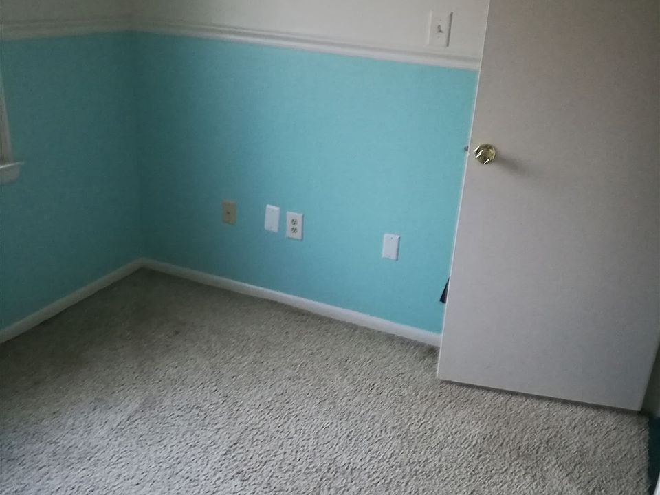 2nd image of 8516 Fortune Pl