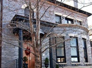 2716 N Hartland Ct, Chicago, IL 60614
