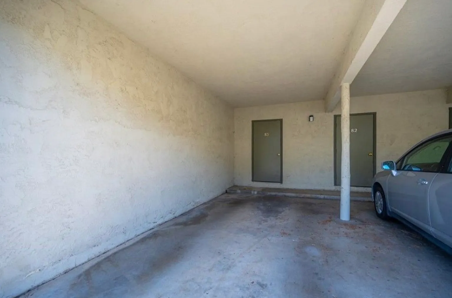 2 bed, 1.5 bath, 1001 sqft, $2,800 — Photo 2