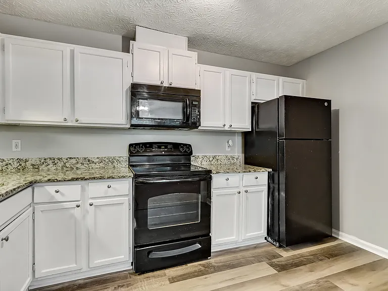 323 Farm Place Ct NE — Photo 8