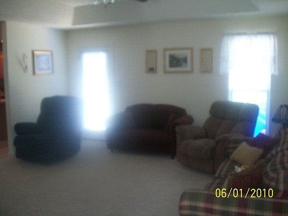 5th image of 585 Lochshire Ln
