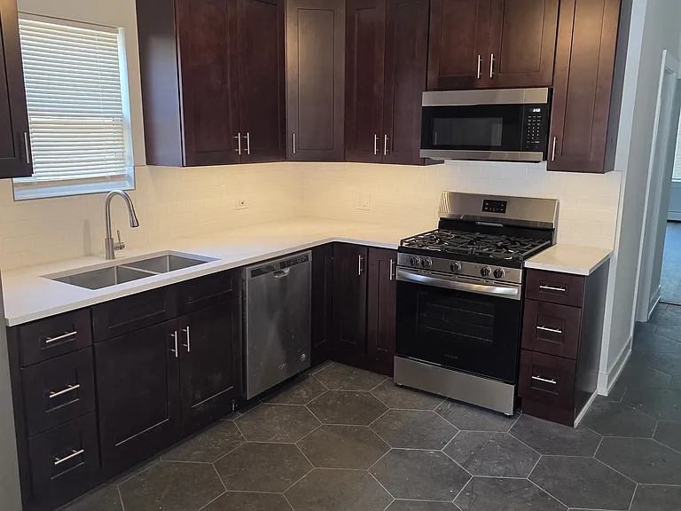2421 1st Ave #1 — Photo 8