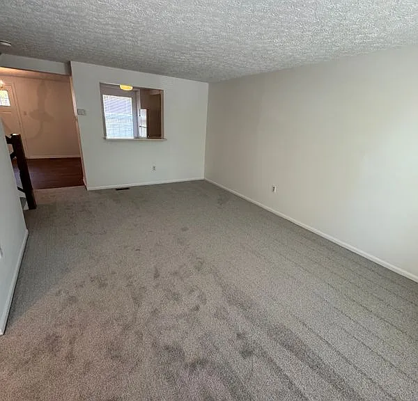 9730 Red Clover Ct — Photo 4