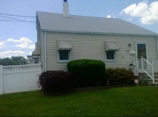 21 Henry St, Port Reading, NJ 07064