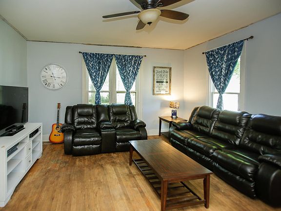 342 division street-104