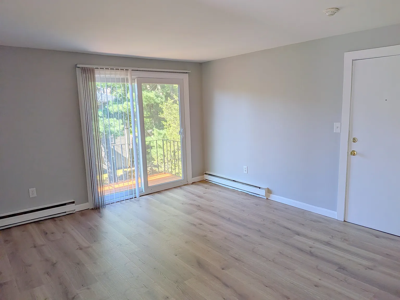2 bed, 850 sqft, $1,800 — Photo 4