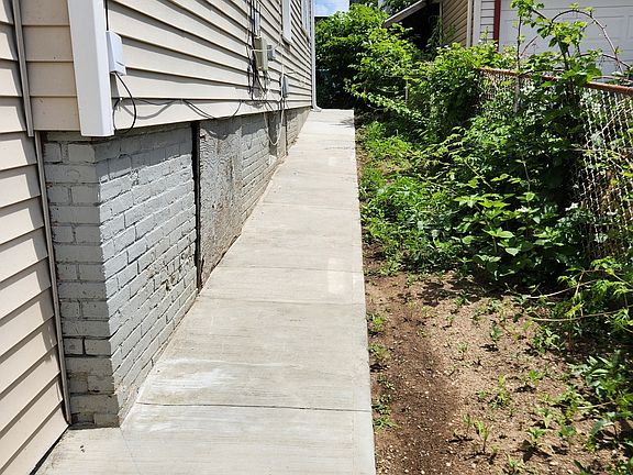 2nd image of 200 Harral Avenue