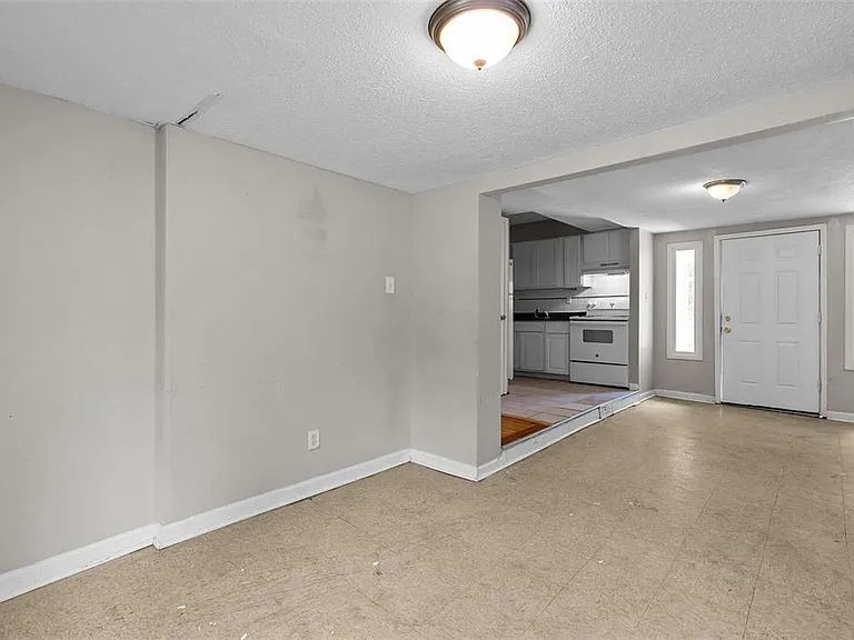 301 Estridge Rd — Photo 10