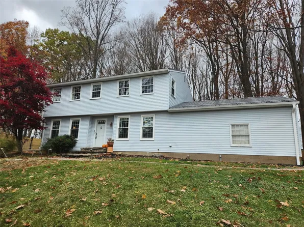 3702 Chapel Hill Dr, Erie, PA 16506