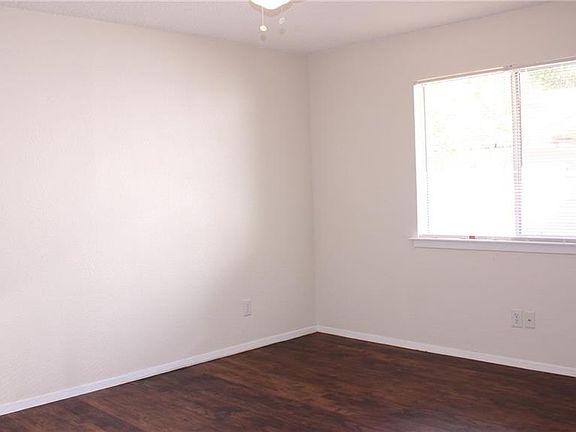 2nd image of 413 Vista West Ct #A