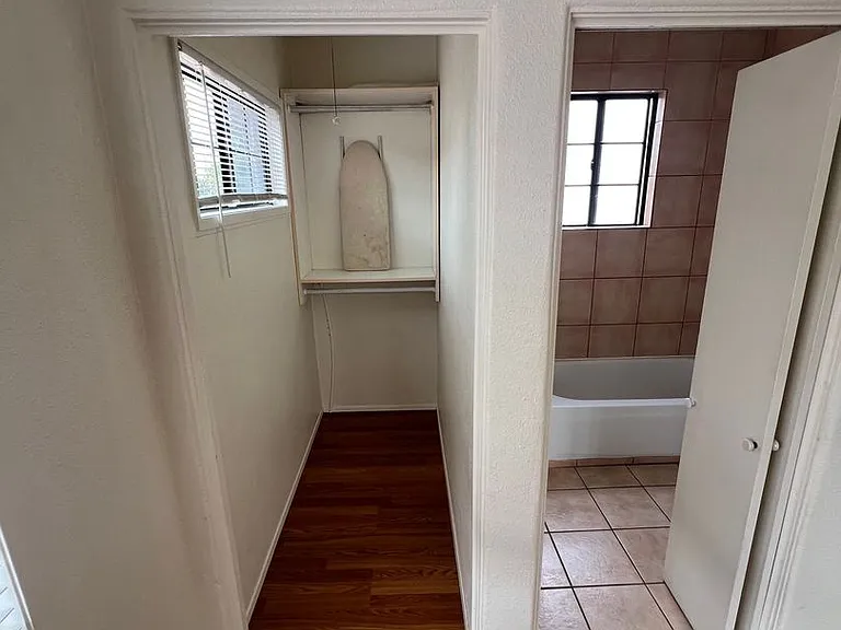 2515 1/2 Congress St #B — Photo 6