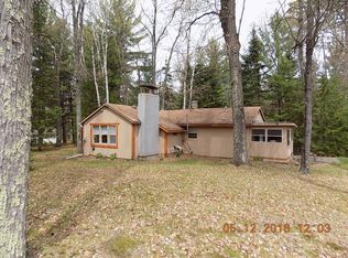 11728 Tracey Ln, Crivitz, WI 54114