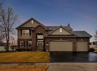 2460 Peregrine Dr, New Lenox, IL 60451