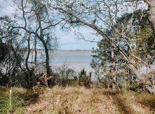 6 Cedar Grove Dr, Painter, VA 23420