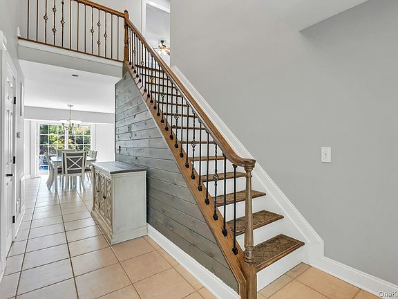5th image of 52 Elmhurst Avenue