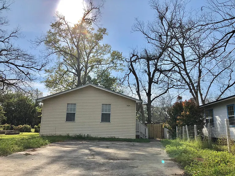 1724 Keith St — Photo 1