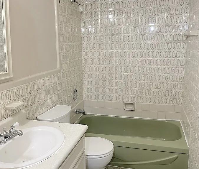 742 Victoria Ave #UPPER — Photo 22