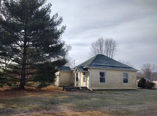 821 W Curtis St, Cayuga, IN 47928