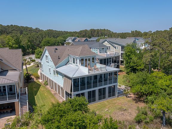 3rd image of 2064 Amenity Park Dr