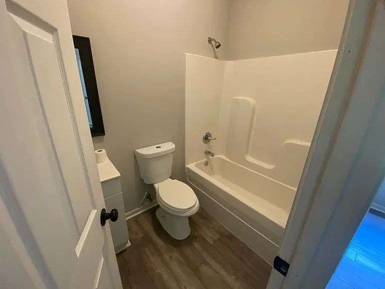 406 Shady Park Cv — Photo 8