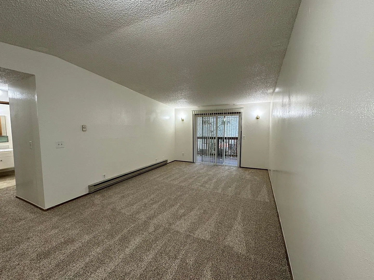 2 bed, 1.0 bath, 800 sqft, $1,145 — Photo 3