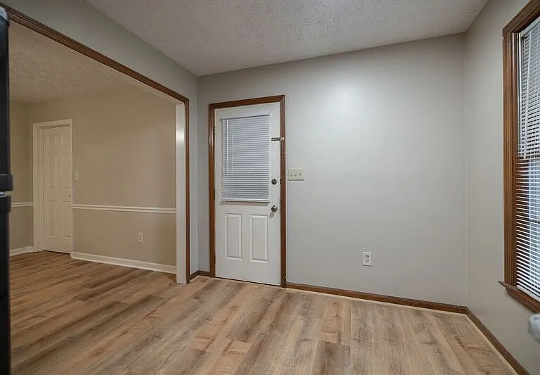 1151 Brookwood Dr — Photo 8