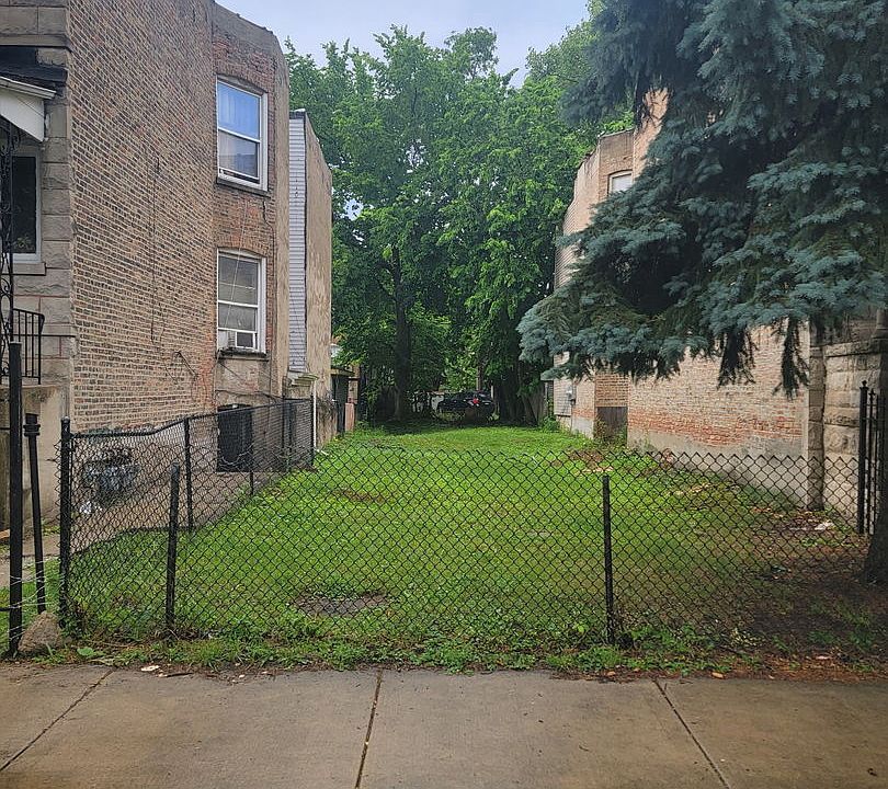 1st image of 4218 W Gladys Ave