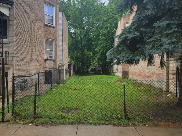 4218 W Gladys Ave, Chicago, IL 60624